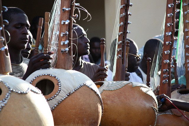 La Kora, l’instrument traditionnel de musique ouest africain par excellence